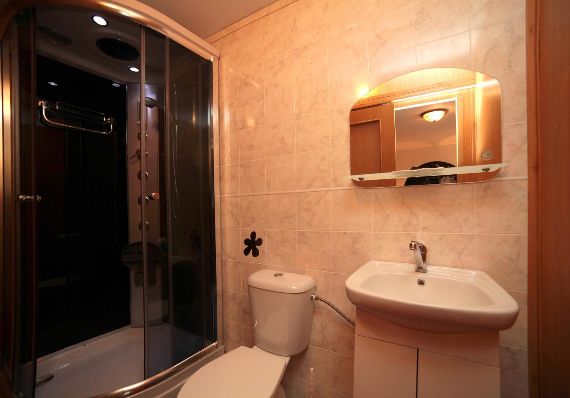 Pension U Kastanu Карловы Вары Экстерьер фото